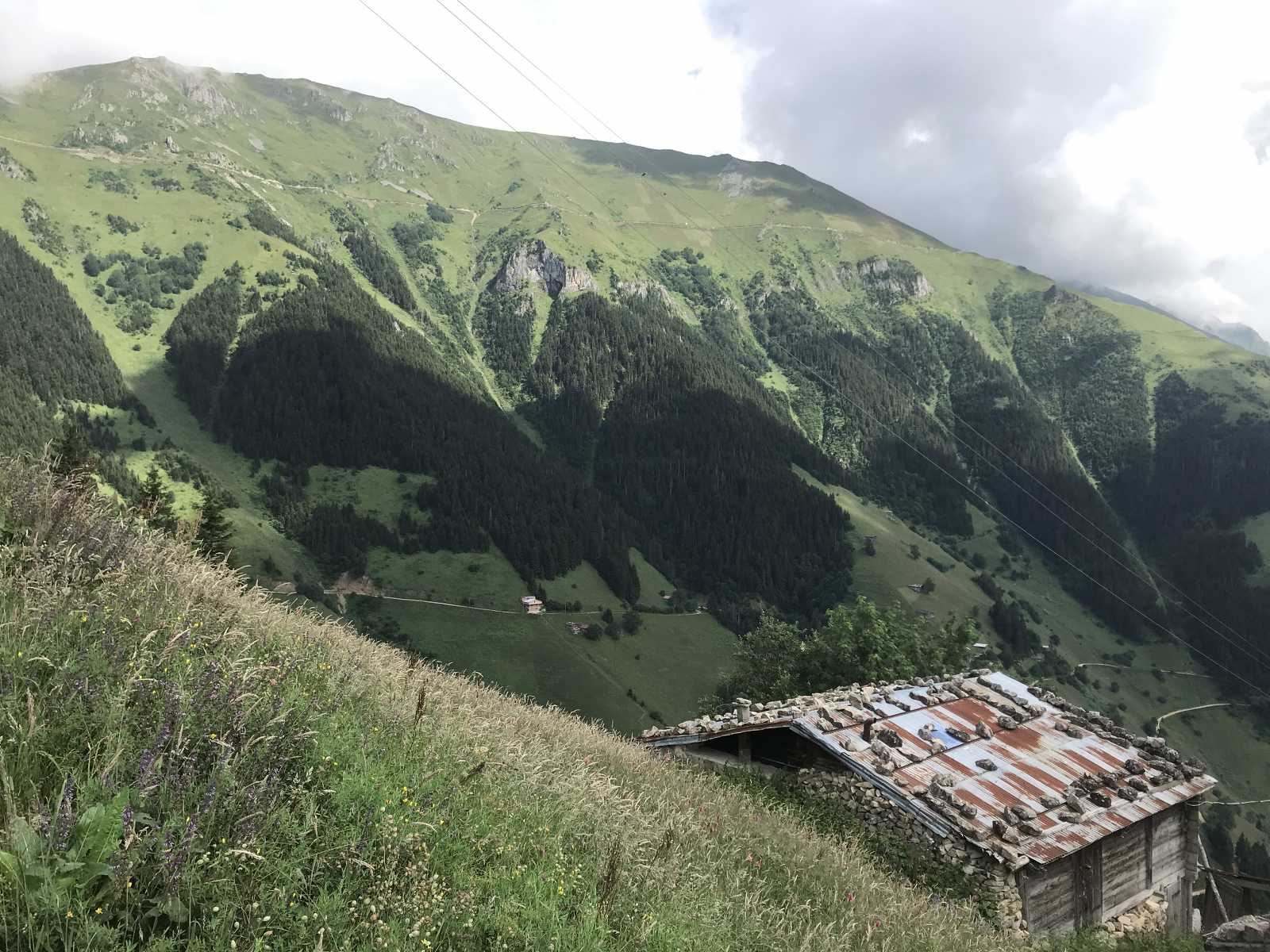 Karaçam Vadisi